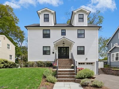 18 University Ave
