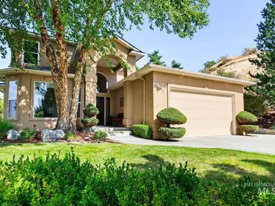 212 W Thornberry Dr