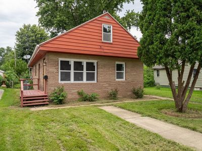 823 E Prairie St