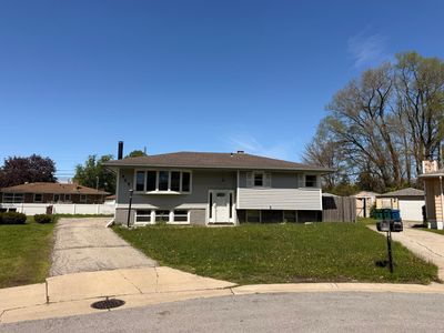 944 W 54th Pl