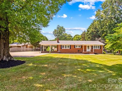946 Shearers Rd