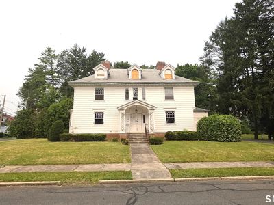 123 Forest Street