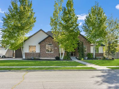698 N Farmland Dr