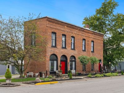 110 E Market St