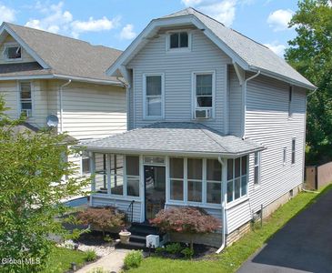 20 Forest Avenue