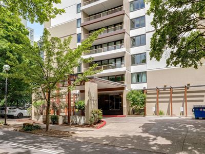 255 SW Harrison St APT Th8