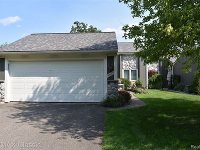 1667 Harbor Cv