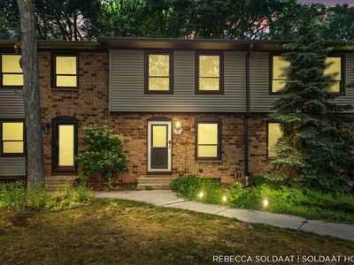 2539 Chatham Woods Dr SE