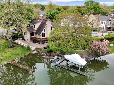 562 Anchor Dr