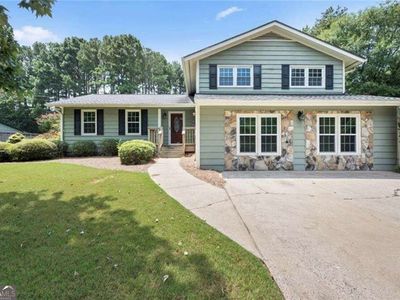 392 Heritage Ln