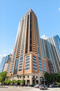 1160 S Michigan Ave APT 1001