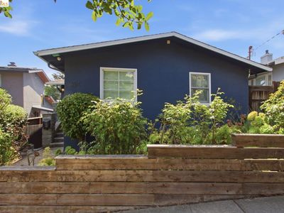 494 Jean St