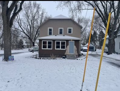 110 W Sartell St