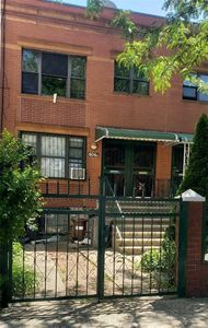 604 Kosciuszko St