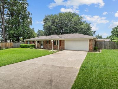 220 Edgewood Cir