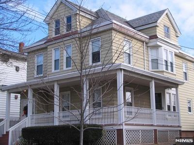 313 Madison St