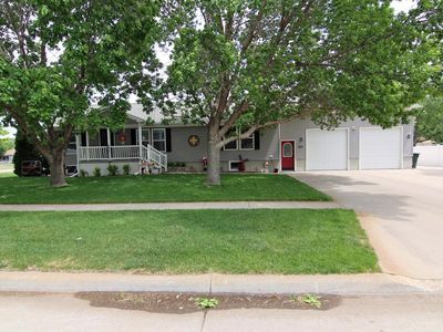 1221 E Ave