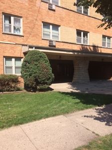 2420 W Berwyn Ave APT 304