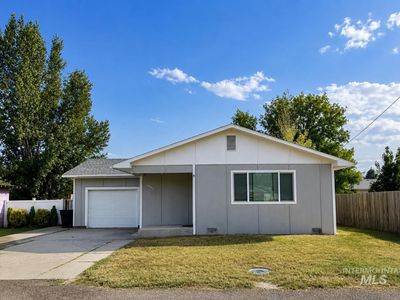 2643 Burton Ave