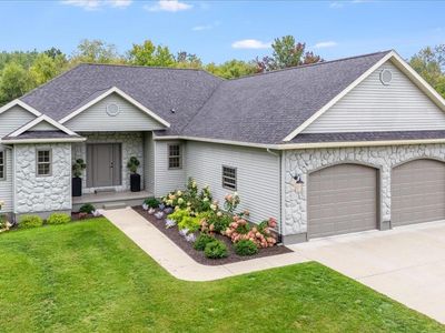6853 Maple Acres Dr