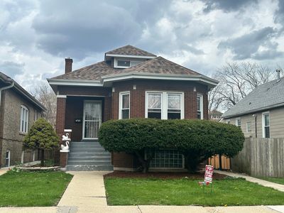 4722 W Altgeld St