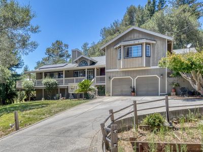 17 Enos Ln