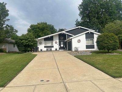 Property at 6975 Fox Hill Dr, Solon, OH