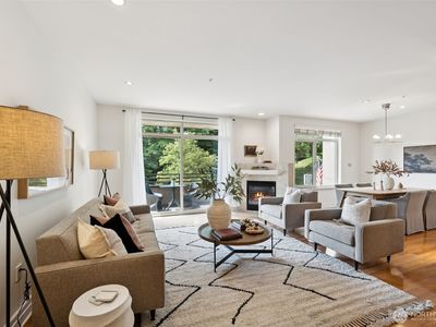 2551 Thorndyke Avenue W #203