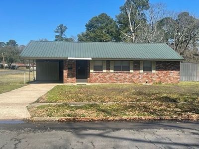 702 S Park Dr