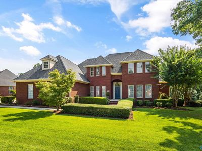 17092 Forest Hill Dr