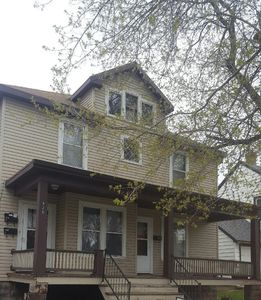 920 Dousman St