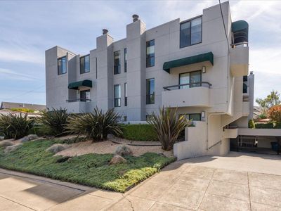 5 W Bellevue Ave APT 2