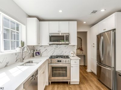 230 Riveredge Dr