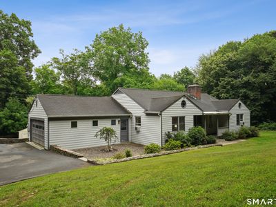40 Comstock Hill Avenue