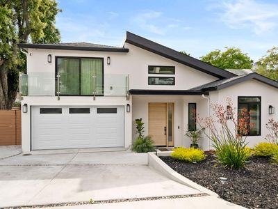 754 Cordilleras Ave