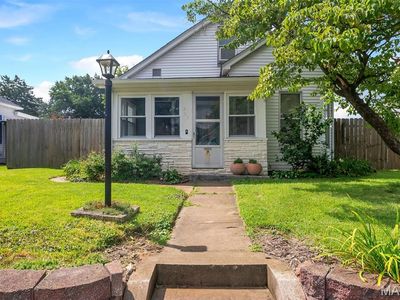 907 Hawley Ave