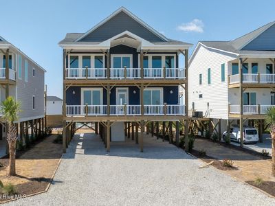 113 Lacosta Place