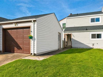 1261 Christian Ct