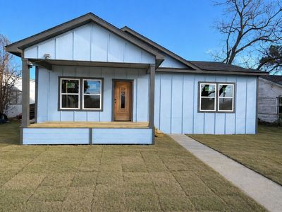 319 E Main St