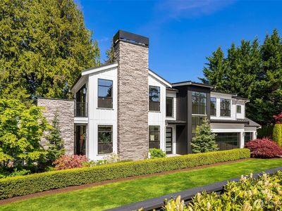 9244 Points Drive NE