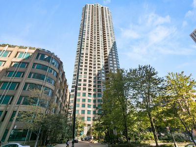 400 N La Salle Dr APT 2302