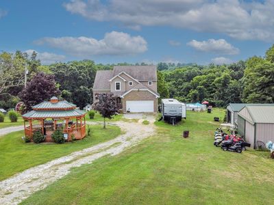 655 Roberts Ln
