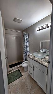 1097 Grandview Cir