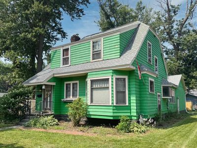 1252 Center Ave