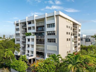 9300 Bay Harbor Ter APT 3B