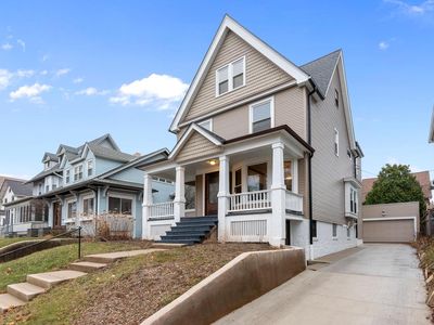 2834 North Downer AVENUE