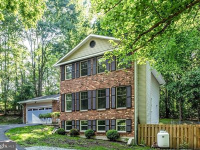 10 Greenridge Dr