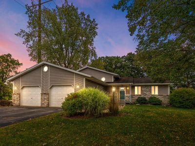 290 Castlewood Dr