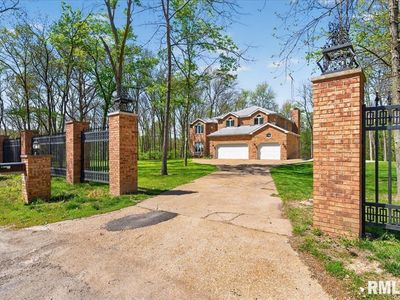 49 Westwood Ln
