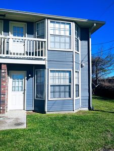 810 Meadow Glen Ave APT D